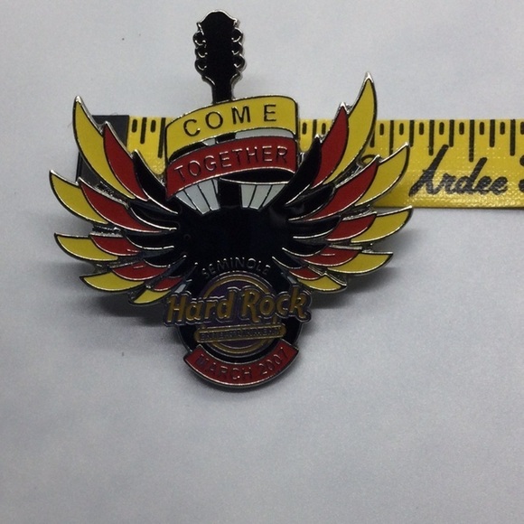 4 Seminole Hard Rock Hotel & Casino Pins ( Hollywood Florida ) #2 - Picture 6 of 12